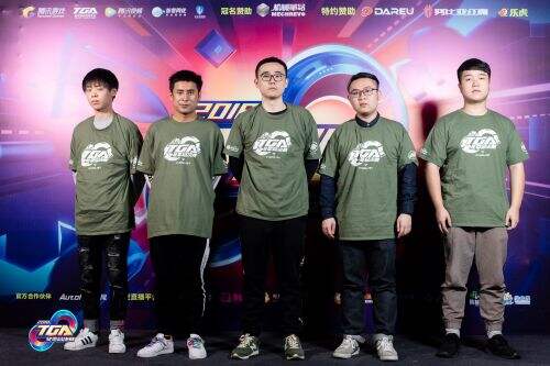 更是连拿关